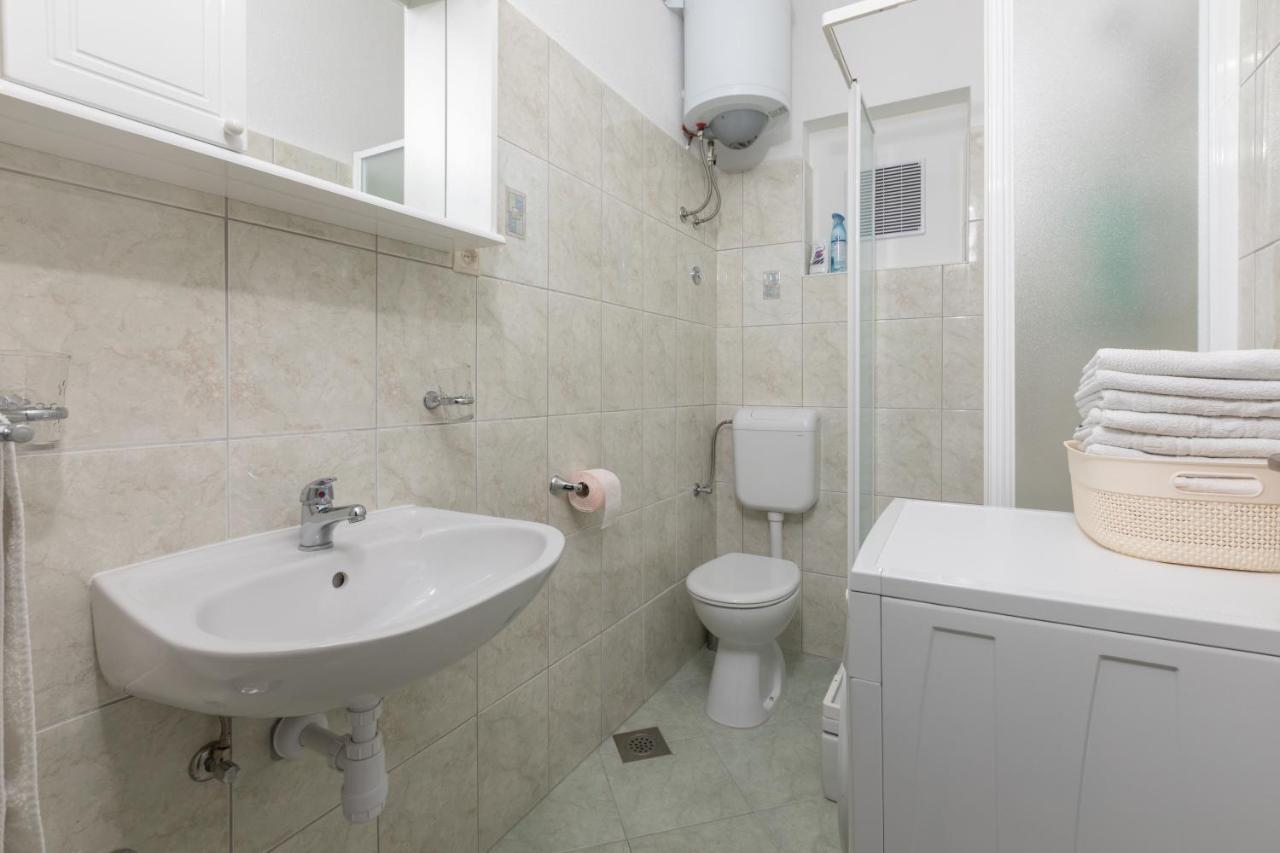 Beach Apartment Estelle Подгора Экстерьер фото